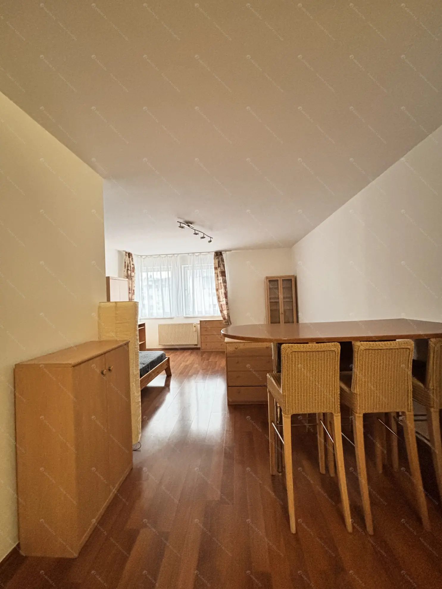 Kiadó albérlet 200000 Ft/hó áron: Budapest, XIII. kerület  Pap Károly utca. Mérete: 44 nm, 1 szobás | Alberlet.hu - 6636762