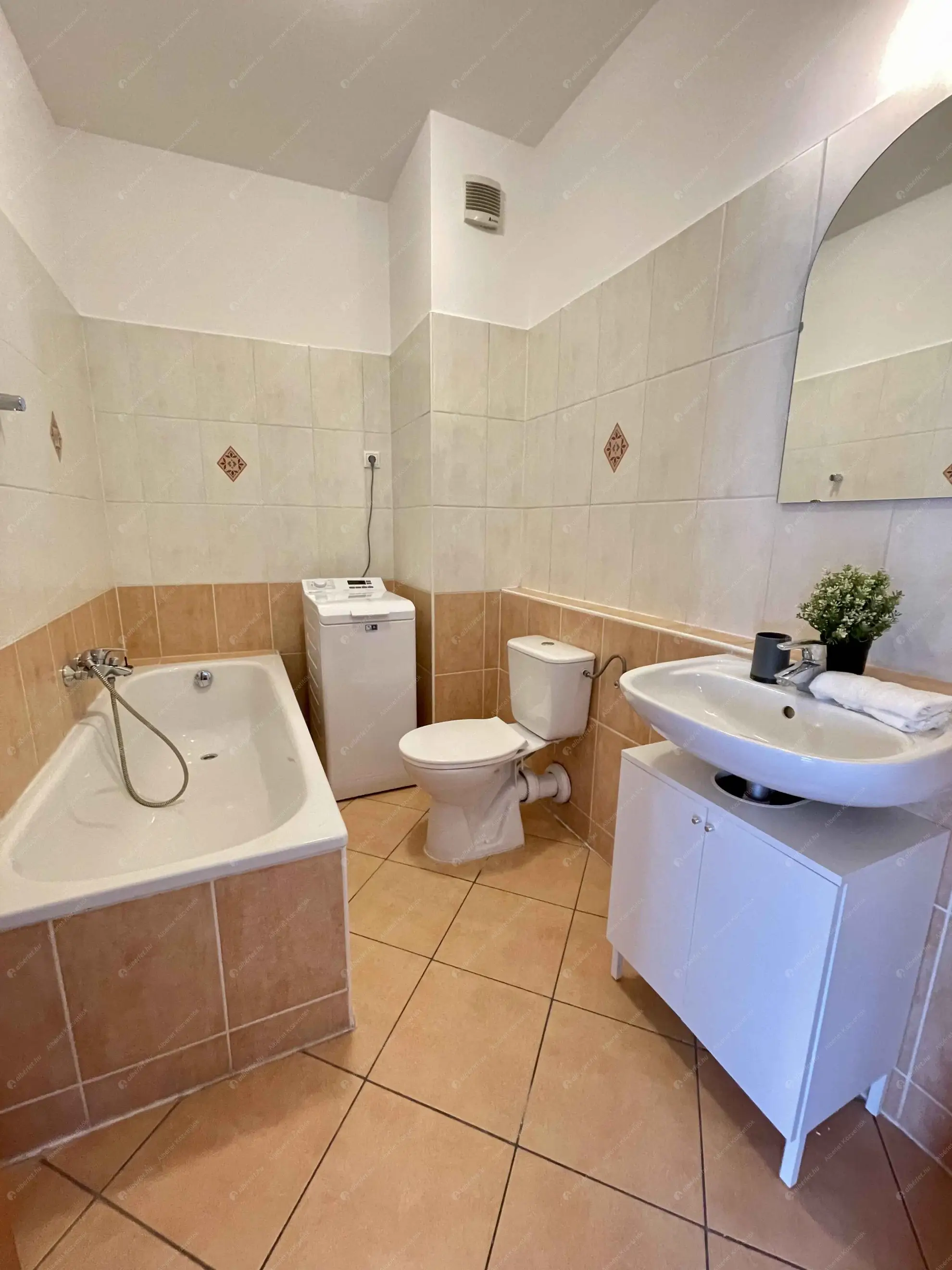 Kiadó albérlet 230000 Ft/hó áron: Budapest, XIII. kerület  Pap Károly utca. Mérete: 46 nm, 2 szobás | Alberlet.hu - 6603968