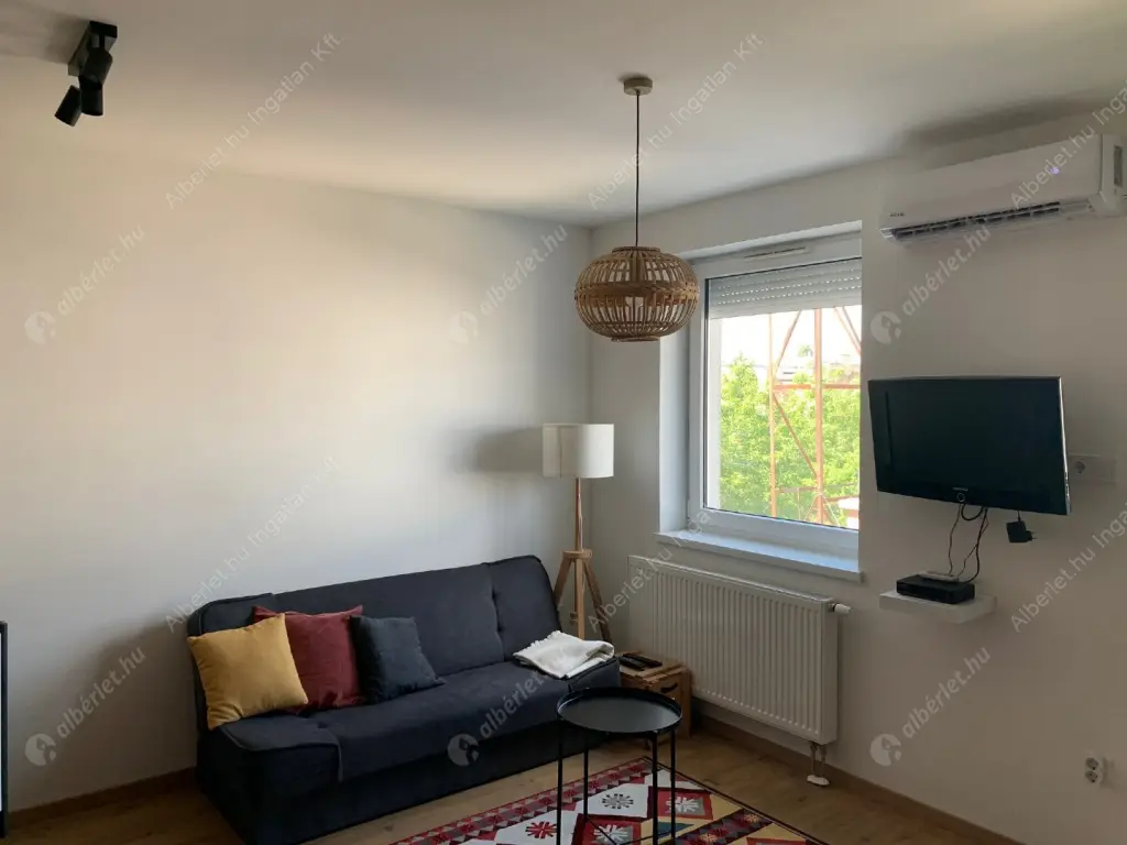 Kiadó albérlet 220000 Ft/hó áron: Budapest, XIII. kerület  Petneházy utca. Mérete: 29 nm, 1 szobás | Alberlet.hu - 6598381