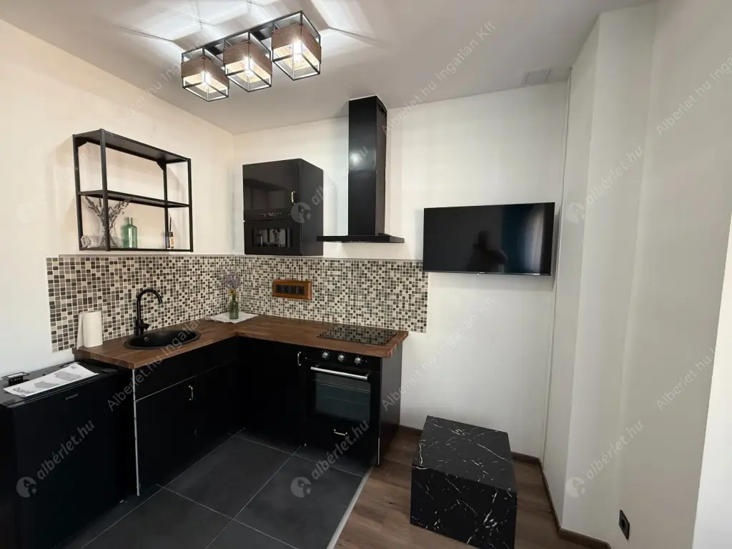 Kiadó albérlet 275000 Ft/hó áron: Budapest, XIII. kerület  Petneházy utca. Mérete: 31 nm, 1 szobás | Alberlet.hu - 6590181
