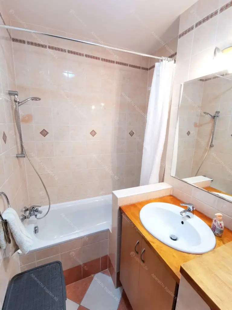 Kiadó albérlet 265000 Ft/hó áron: Budapest, XIII. kerület  Petneházy utca. Mérete: 47 nm, 2 szobás | Alberlet.hu - 6664952