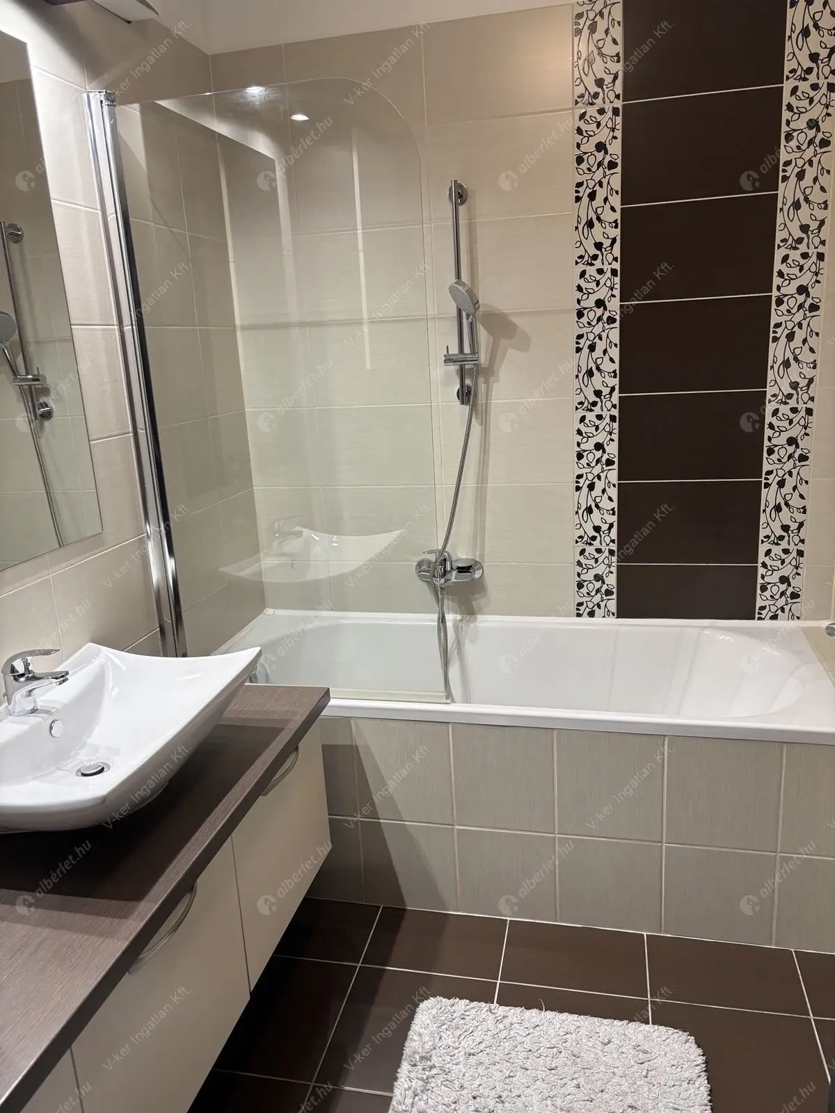 Kiadó albérlet 490000 Ft/hó áron: Budapest, XIII. kerület  Petneházy utca. Mérete: 80 nm, 4 szobás | Alberlet.hu - 6582417