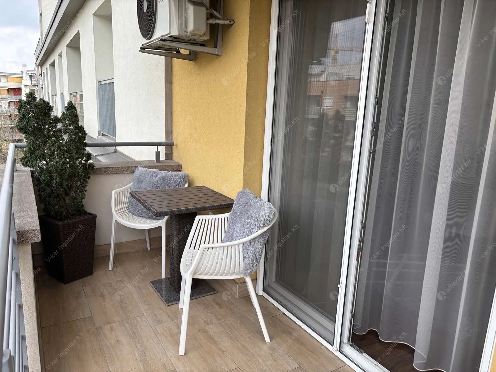 Kiadó albérlet 490000 Ft/hó áron: Budapest, XIII. kerület  Petneházy utca. Mérete: 80 nm, 4 szobás | Alberlet.hu - 6582422