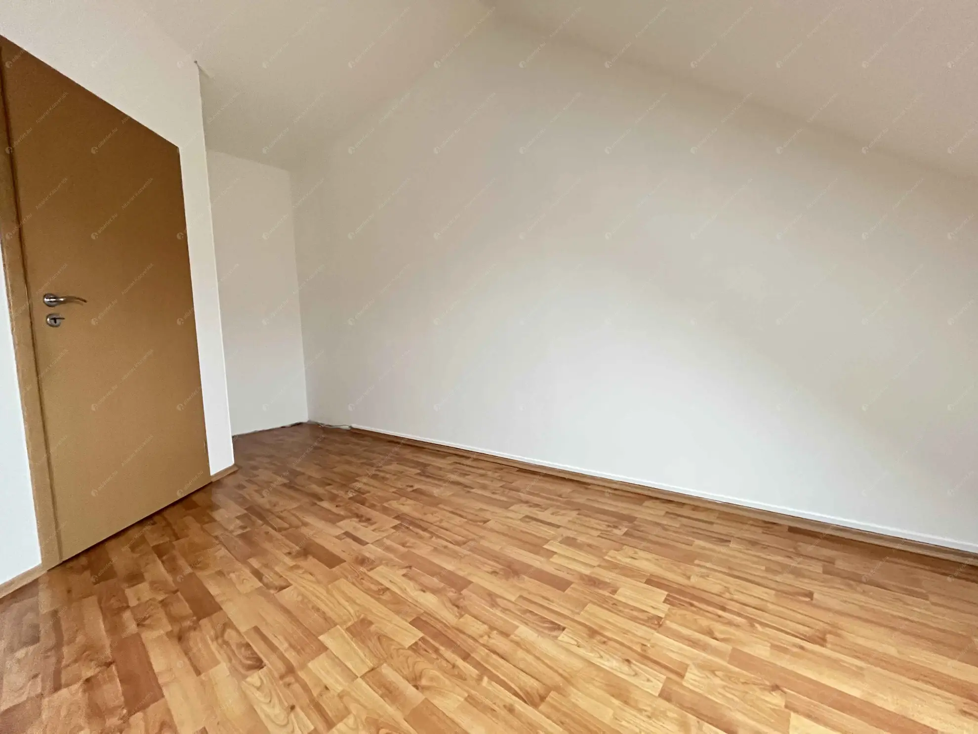 Kiadó albérlet 400000 Ft/hó áron: Budapest, XIII. kerület  Petneházy utca. Mérete: 90 nm, 2 szobás | Alberlet.hu - 6607003