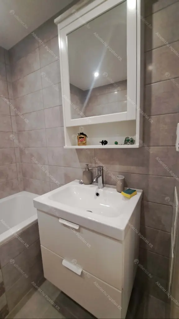 Kiadó albérlet 270000 Ft/hó áron: Budapest, XIII. kerület  Pozsonyi út. Mérete: 52 nm, 1 szobás | Alberlet.hu - 6696501