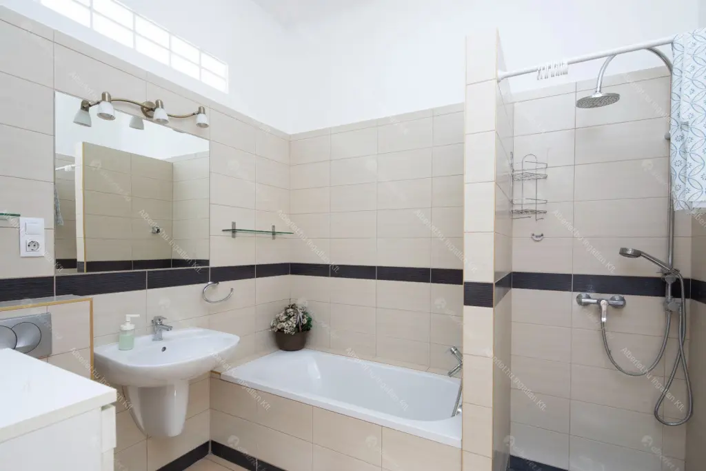 Kiadó albérlet 385000 Ft/hó áron: Budapest, XIII. kerület  Pozsonyi út. Mérete: 75 nm, 3 szobás | Alberlet.hu - 6670594