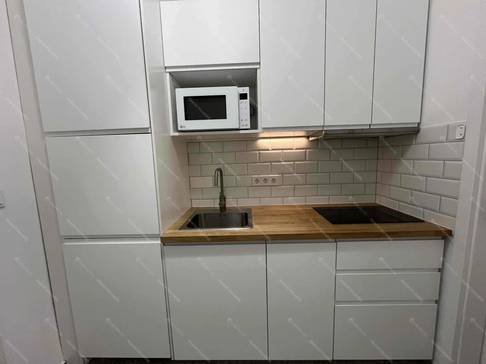 Kiadó albérlet 210000 Ft/hó áron: Budapest, XIII. kerület  Radnóti Miklós utca. Mérete: 26 nm, 1 szobás | Alberlet.hu - 6643585