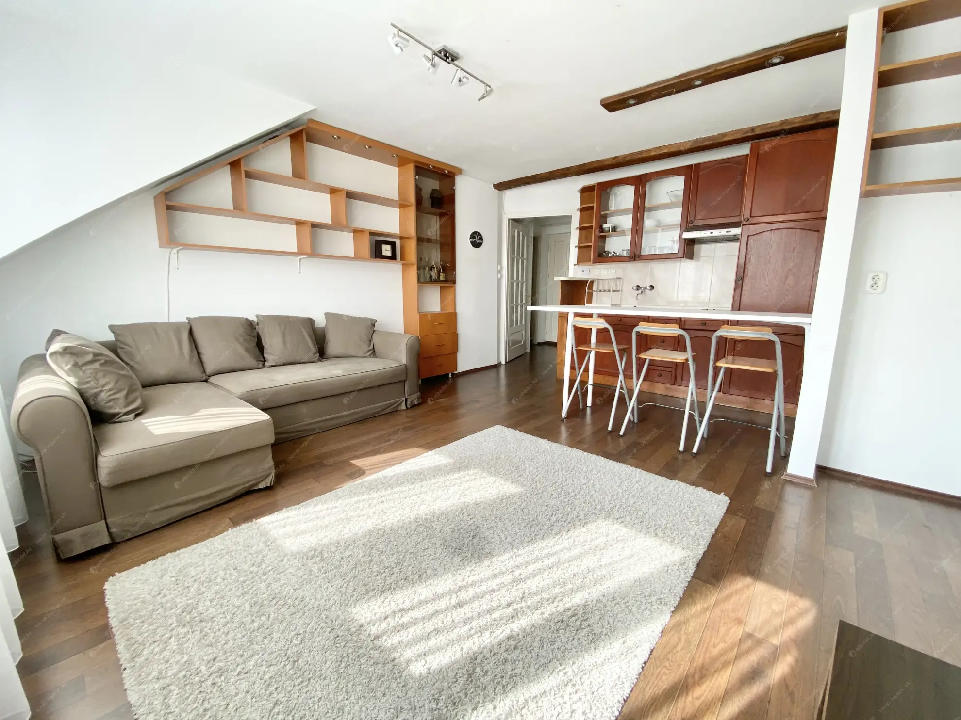 Kiadó albérlet 265000 Ft/hó áron: Budapest, XIII. kerület  Radnóti Miklós utca. Mérete: 35 nm, 1 szobás | Alberlet.hu - 6556210