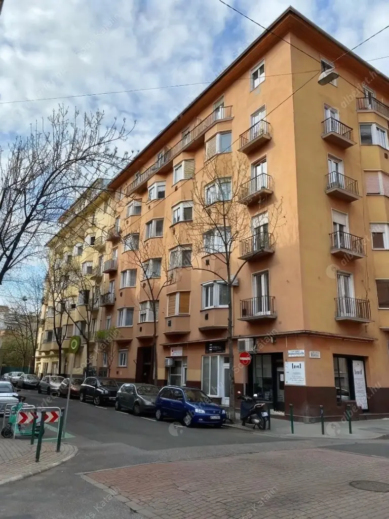 Kiadó albérlet 265000 Ft/hó áron: Budapest, XIII. kerület  Radnóti Miklós utca. Mérete: 35 nm, 1 szobás | Alberlet.hu - 6579070