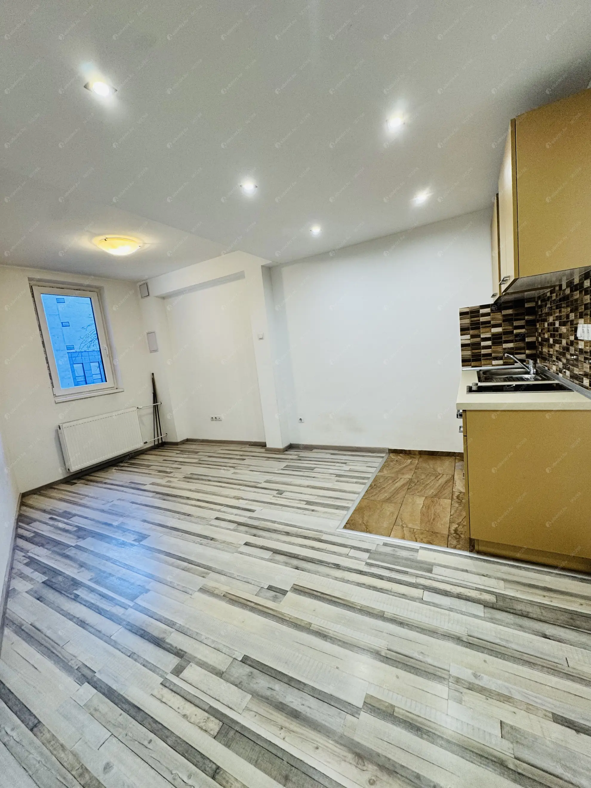 Kiadó albérlet 185000 Ft/hó áron: Budapest, XIII. kerület  Róbert Károly körút. Mérete: 29 nm, 1 szobás | Alberlet.hu - 6612194