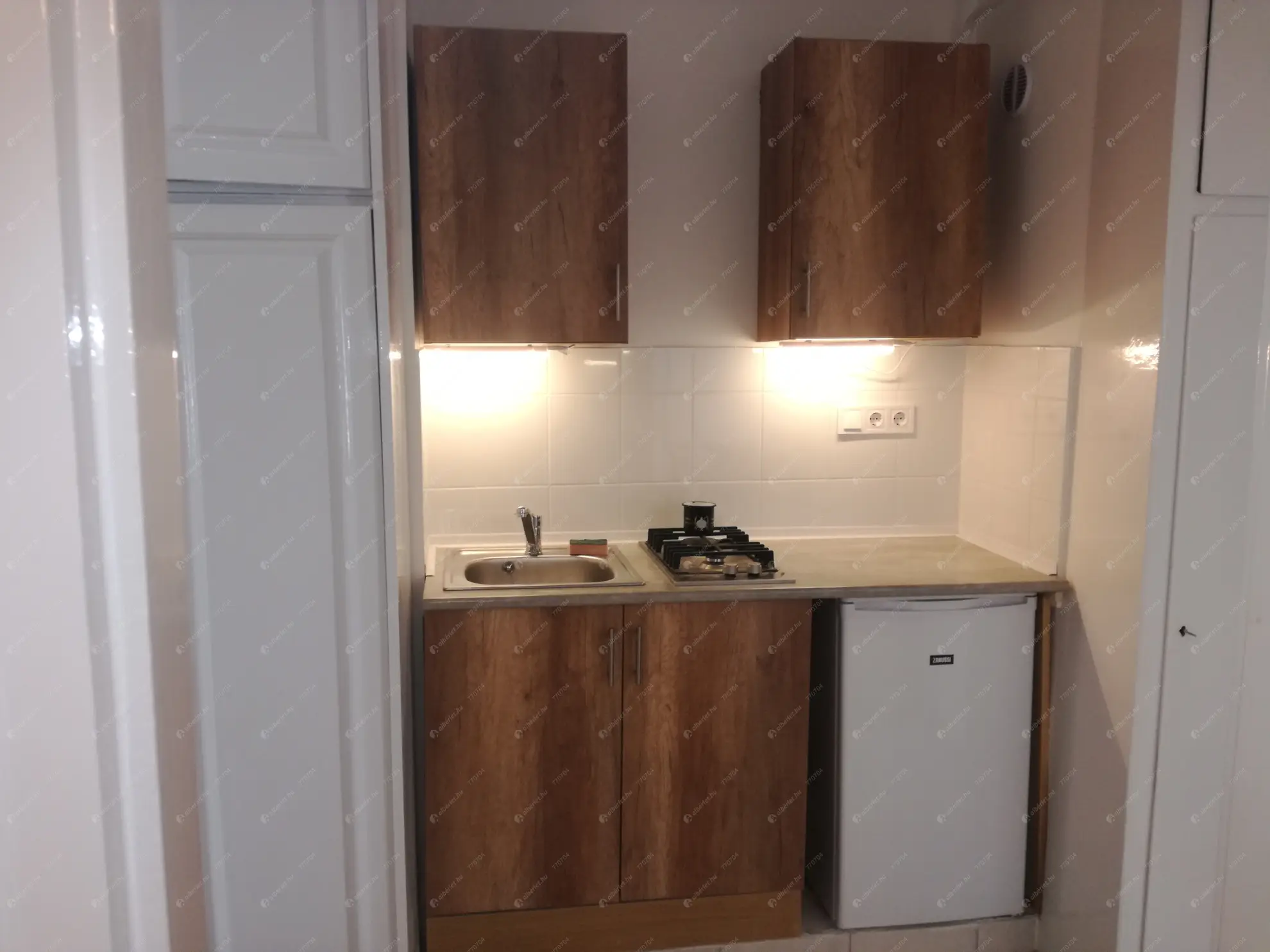 Kiadó albérlet 190000 Ft/hó áron: Budapest, XIII. kerület  Róbert Károly körút. Mérete: 37 nm, 1 szobás | Alberlet.hu - 6577110