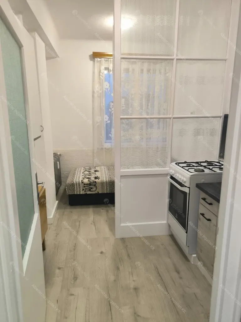 Kiadó albérlet 210000 Ft/hó áron: Budapest, XIII. kerület  Róbert Károly körút. Mérete: 42 nm, 1 szobás | Alberlet.hu - 6663576