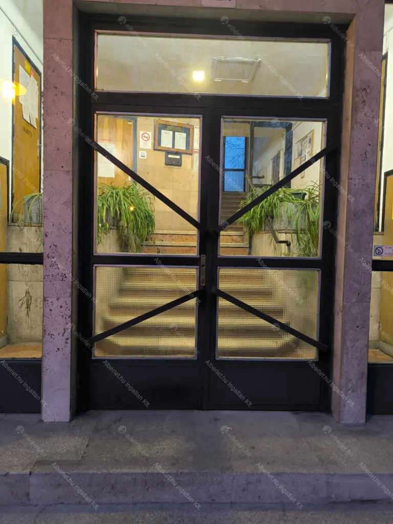 Kiadó albérlet 210000 Ft/hó áron: Budapest, XIII. kerület  Róbert Károly körút. Mérete: 42 nm, 1 szobás | Alberlet.hu - 6663581