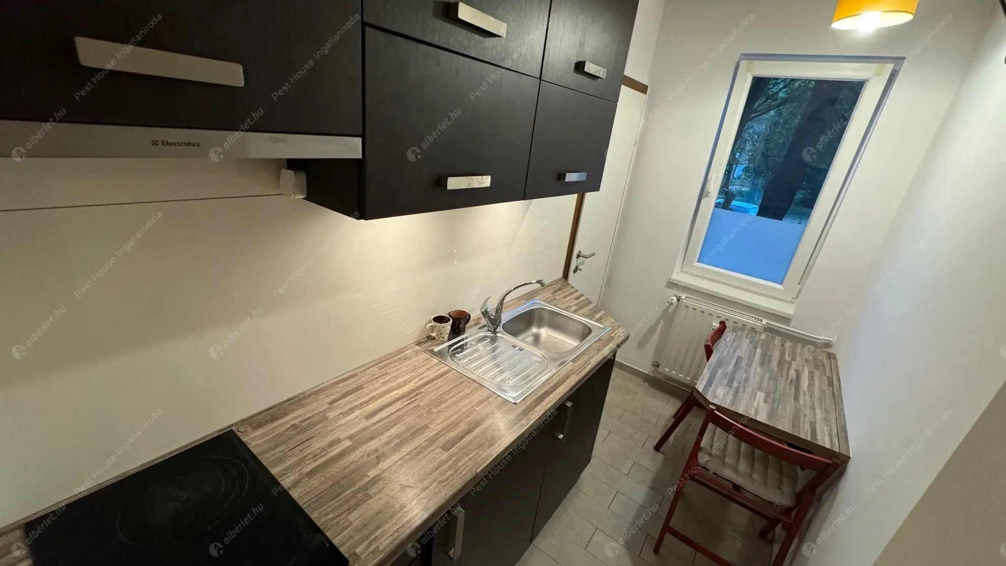 Kiadó albérlet 220000 Ft/hó áron: Budapest, XIII. kerület  Róbert Károly körút. Mérete: 43 nm, 2 szobás | Alberlet.hu - 6572613