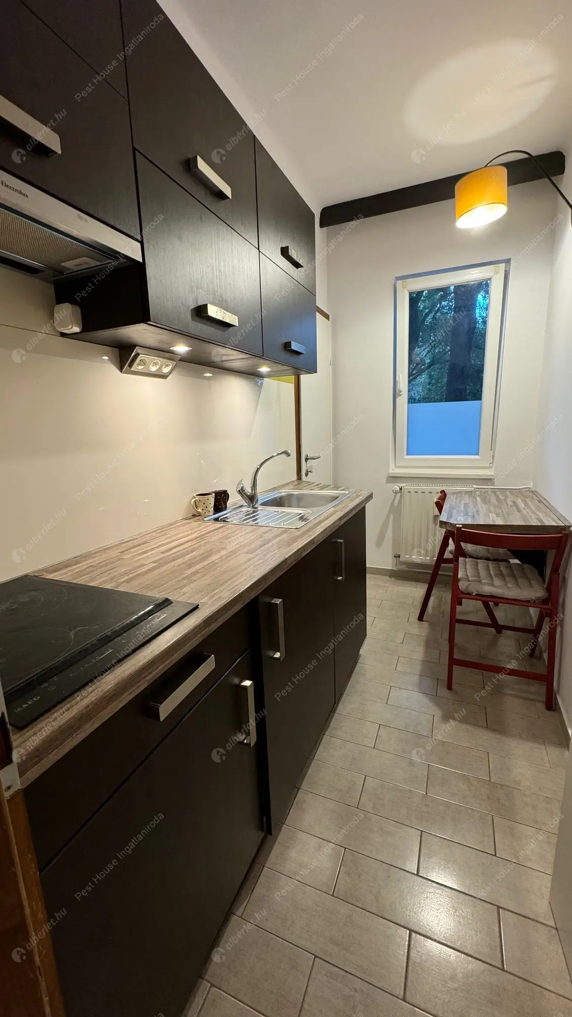 Kiadó albérlet 220000 Ft/hó áron: Budapest, XIII. kerület  Róbert Károly körút. Mérete: 43 nm, 2 szobás | Alberlet.hu - 6572614