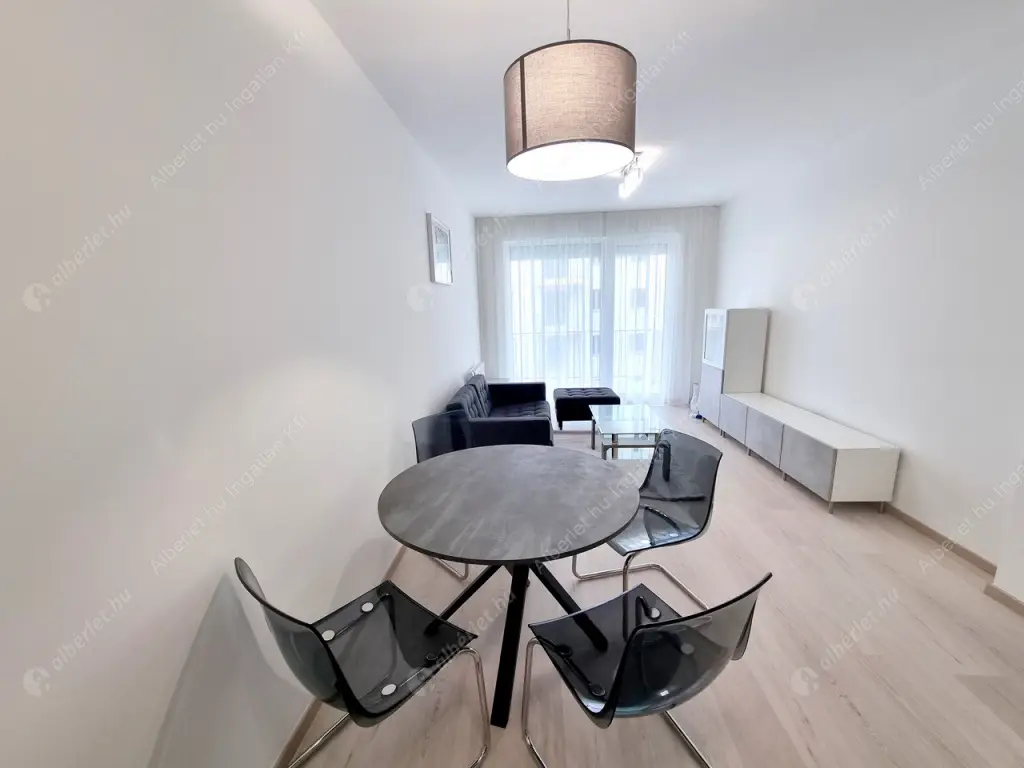 Kiadó albérlet 265000 Ft/hó áron: Budapest, XIII. kerület  Róbert Károly körút. Mérete: 45 nm, 2 szobás | Alberlet.hu - 6572769