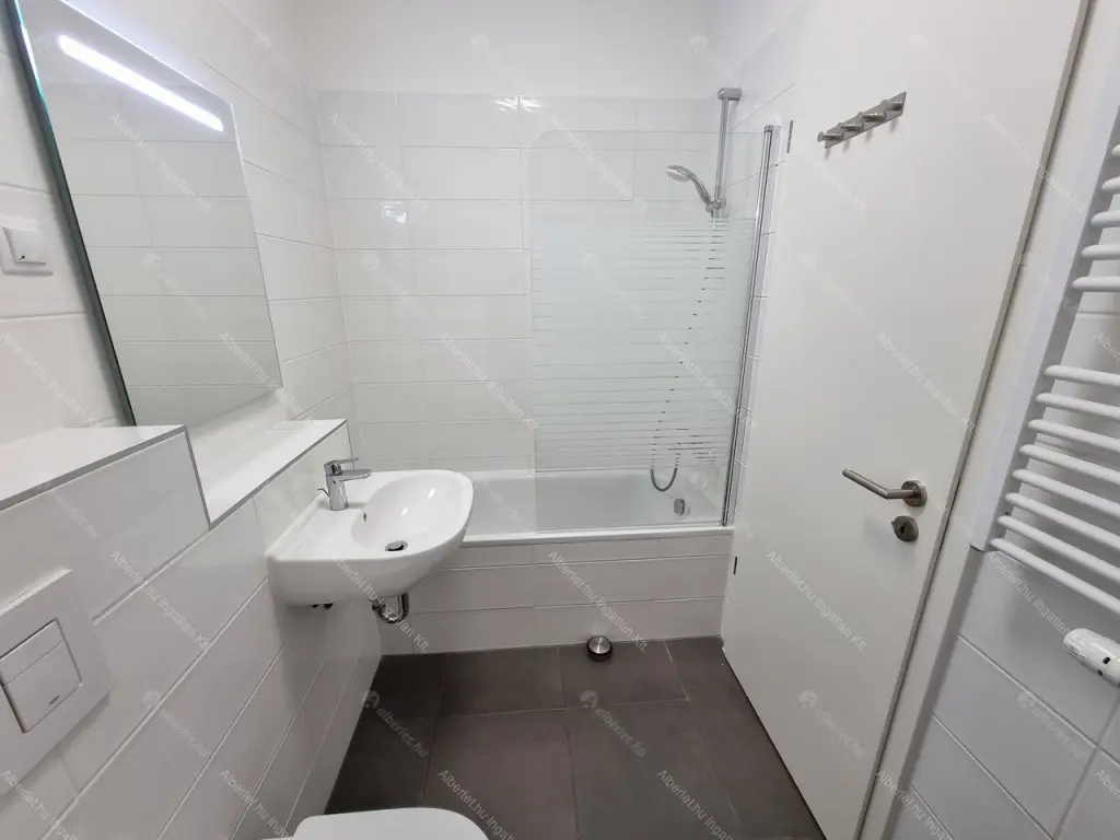 Kiadó albérlet 280000 Ft/hó áron: Budapest, XIII. kerület  Róbert Károly körút. Mérete: 45 nm, 2 szobás | Alberlet.hu - 6687211