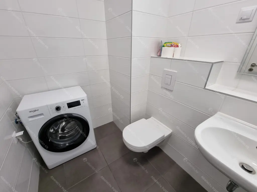 Kiadó albérlet 280000 Ft/hó áron: Budapest, XIII. kerület  Róbert Károly körút. Mérete: 45 nm, 2 szobás | Alberlet.hu - 6687228