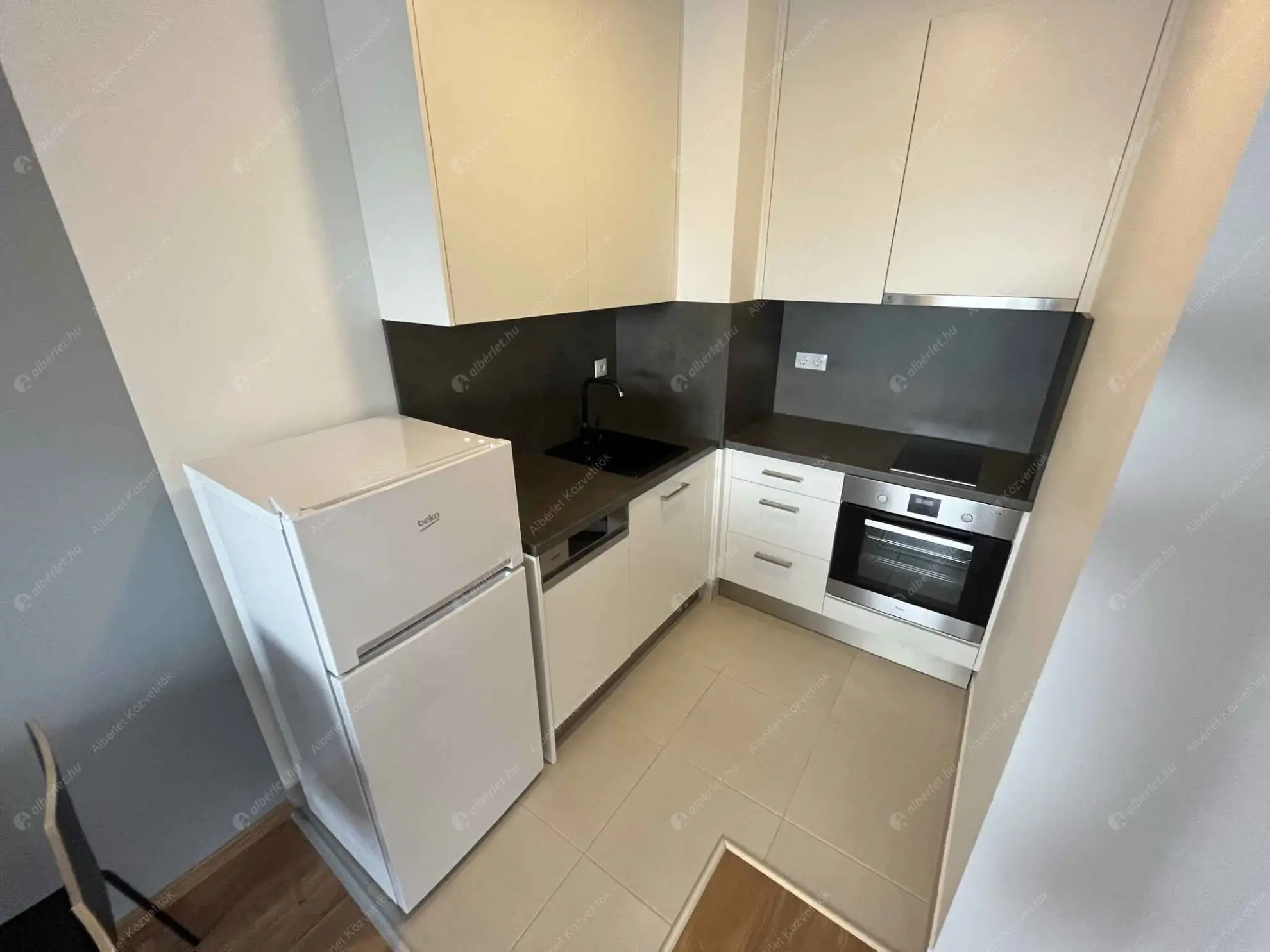 Kiadó albérlet 250000 Ft/hó áron: Budapest, XIII. kerület  Róbert Károly körút. Mérete: 46 nm, 1 szobás | Alberlet.hu - 6605136