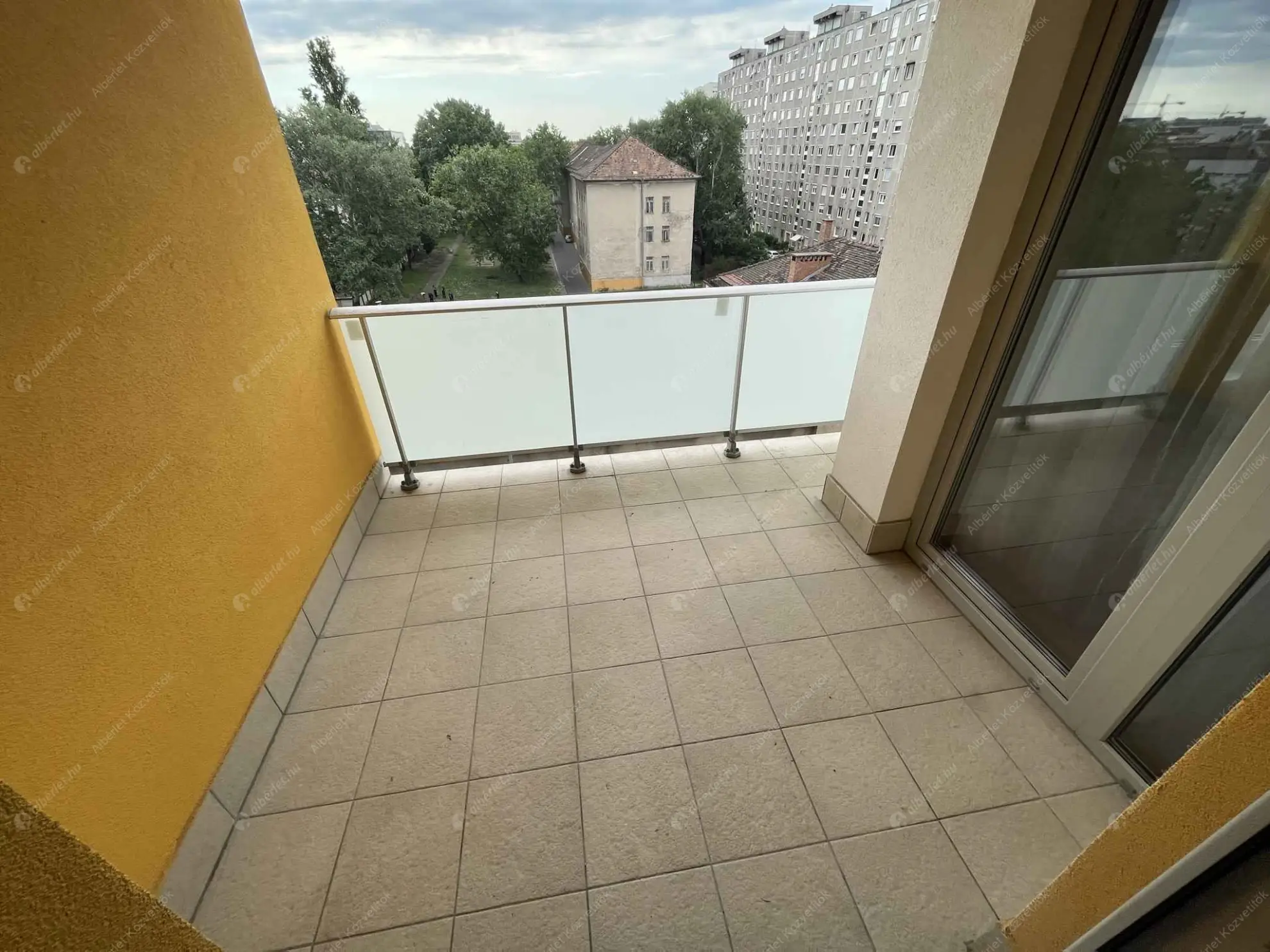 Kiadó albérlet 250000 Ft/hó áron: Budapest, XIII. kerület  Róbert Károly körút. Mérete: 46 nm, 1 szobás | Alberlet.hu - 6605143