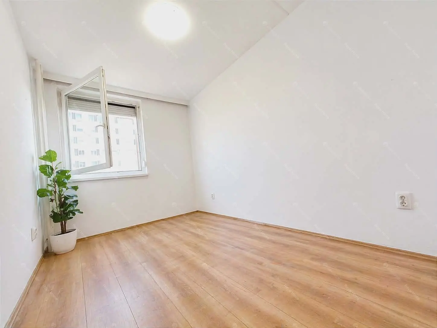 Kiadó albérlet 209000 Ft/hó áron: Budapest, XIII. kerület  Róbert Károly körút. Mérete: 46 nm, 2 szobás | Alberlet.hu - 6703645