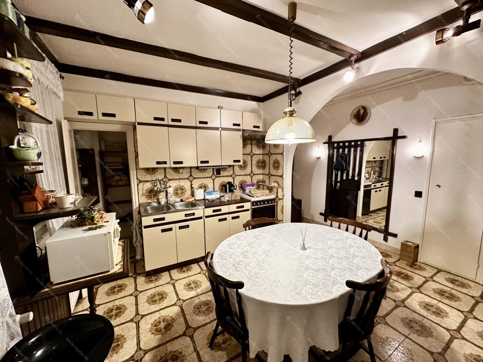 Kiadó albérlet 250000 Ft/hó áron: Budapest, XIII. kerület  Róbert Károly körút. Mérete: 59 nm, 2 szobás | Alberlet.hu - 6666947