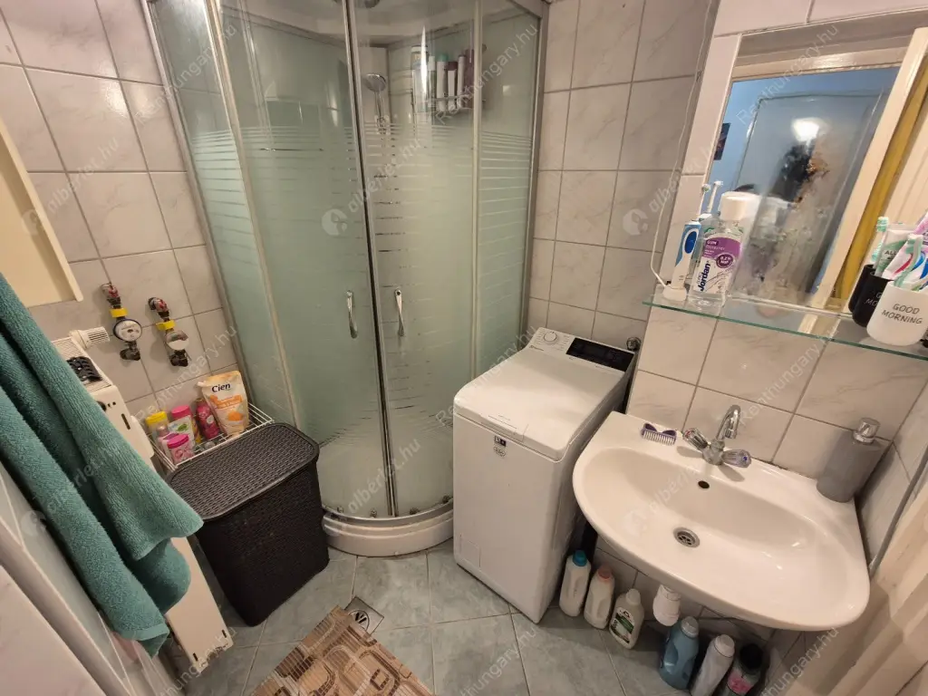 Kiadó albérlet 250000 Ft/hó áron: Budapest, XIII. kerület  Róbert Károly körút. Mérete: 61 nm, 2 szobás | Alberlet.hu - 6600289