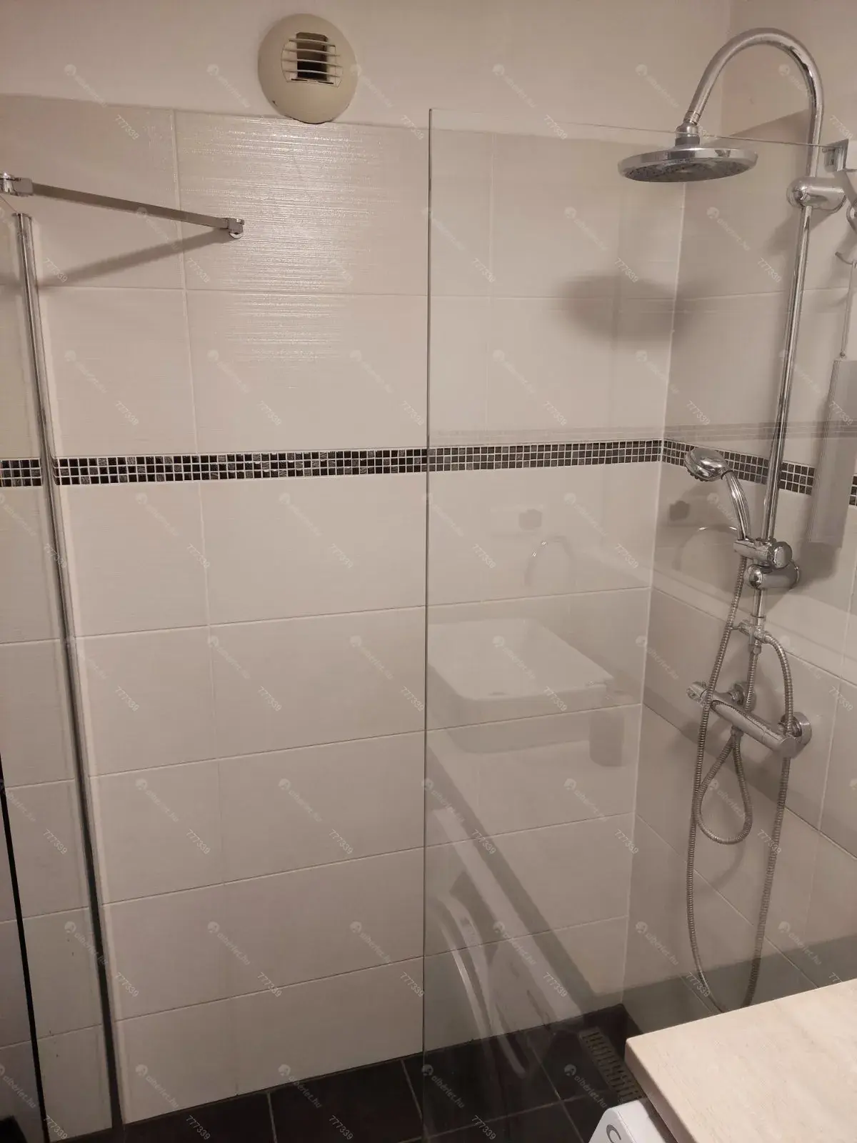 Kiadó albérlet 245000 Ft/hó áron: Budapest, XIII. kerület   Rokolya . Mérete: 52 nm, 2 szobás | Alberlet.hu - 6705552