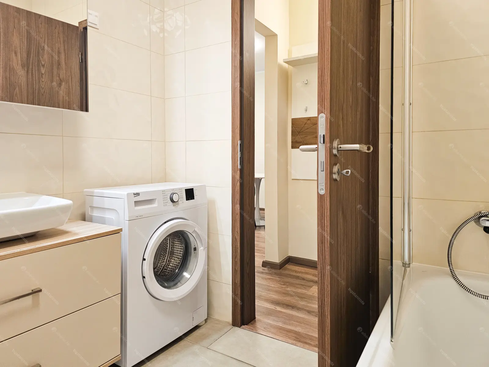 Kiadó albérlet 310000 Ft/hó áron: Budapest, XIII. kerület  Röppentyű utca. Mérete: 46 nm, 2 szobás | Alberlet.hu - 6701124