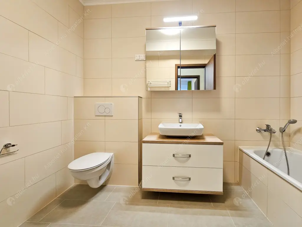 Kiadó albérlet 405000 Ft/hó áron: Budapest, XIII. kerület  Röppentyű utca. Mérete: 70 nm, 3 szobás | Alberlet.hu - 6638209