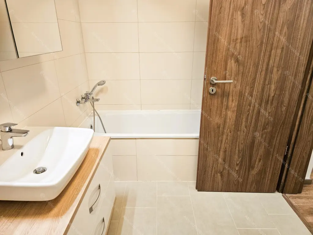 Kiadó albérlet 405000 Ft/hó áron: Budapest, XIII. kerület  Röppentyű utca. Mérete: 70 nm, 3 szobás | Alberlet.hu - 6647592