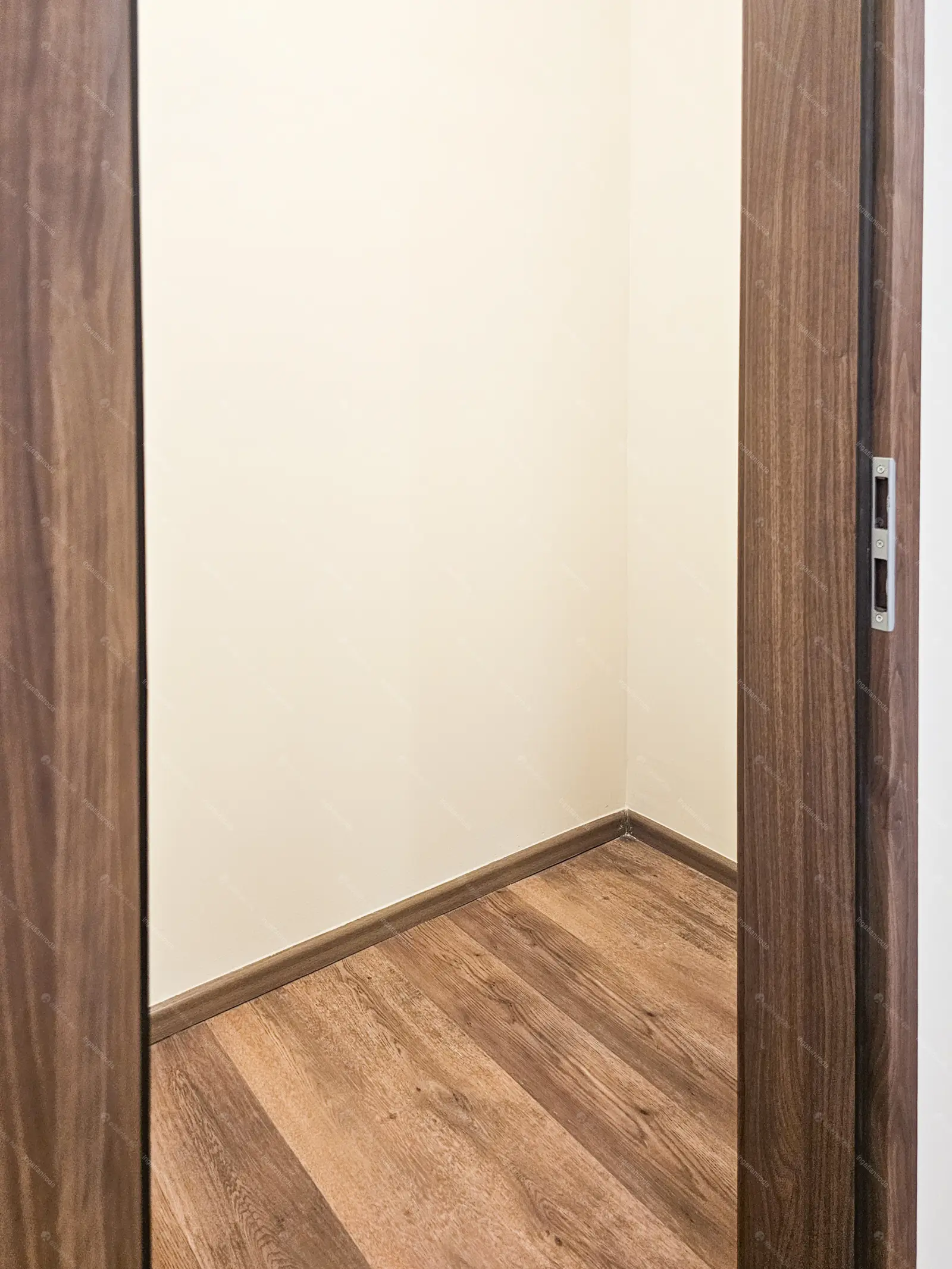 Kiadó albérlet 413000 Ft/hó áron: Budapest, XIII. kerület  Röppentyű utca. Mérete: 73 nm, 3 szobás | Alberlet.hu - 6700843