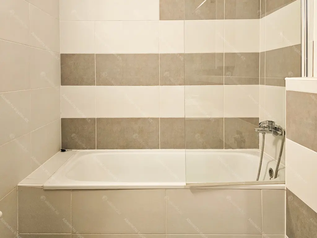 Kiadó albérlet 455000 Ft/hó áron: Budapest, XIII. kerület  Röppentyű utca. Mérete: 77 nm, 3 szobás | Alberlet.hu - 6667129