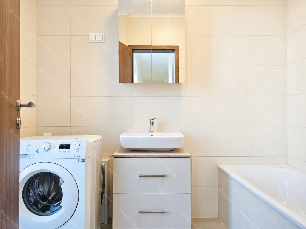 Kiadó albérlet 525000 Ft/hó áron: Budapest, XIII. kerület  Röppentyű utca. Mérete: 80 nm, 3 szobás | Alberlet.hu - 6637933