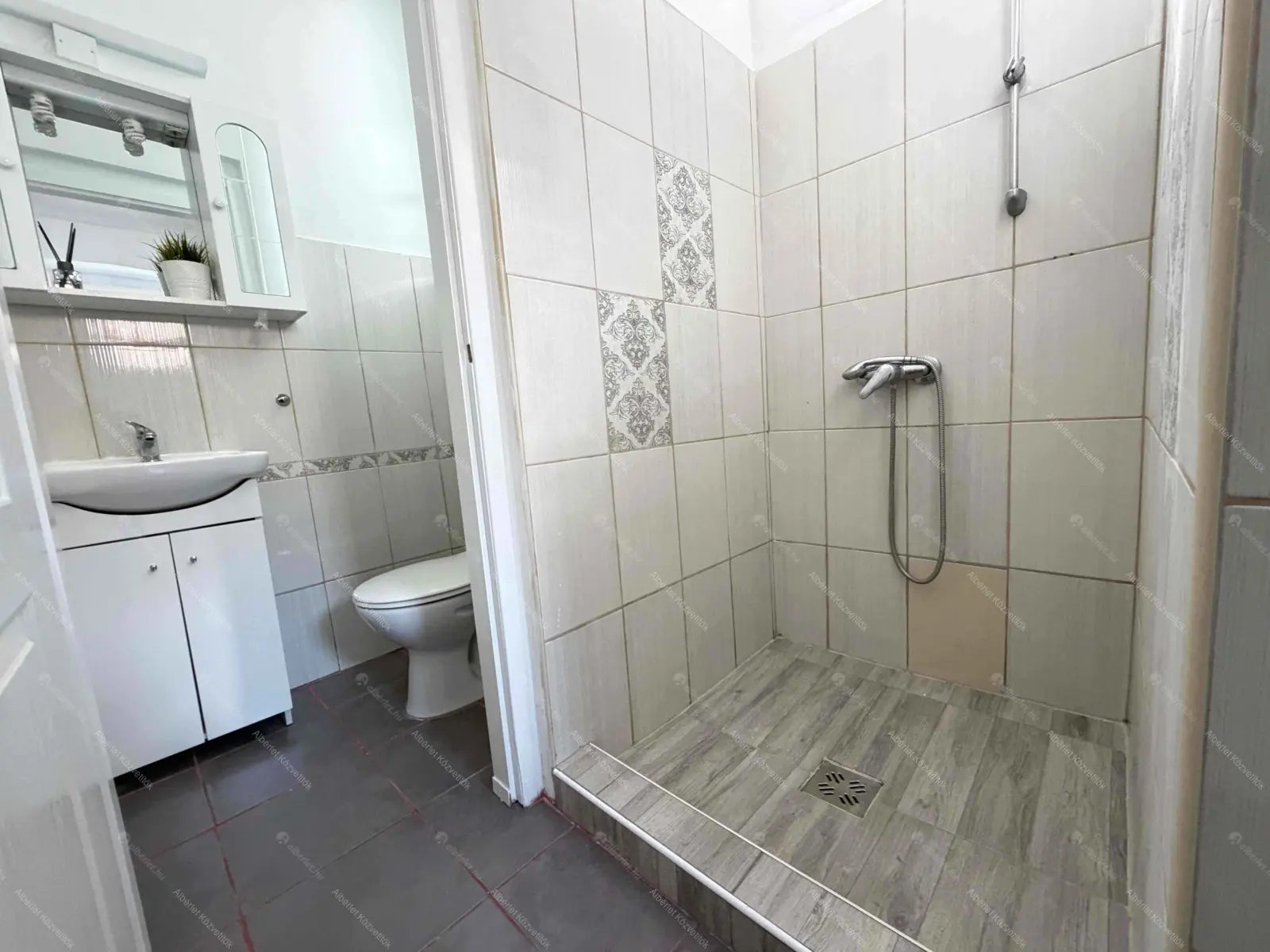 Kiadó albérlet 175000 Ft/hó áron: Budapest, XIII. kerület  Rozsnyay utca. Mérete: 25 nm, 1 szobás | Alberlet.hu - 6691345