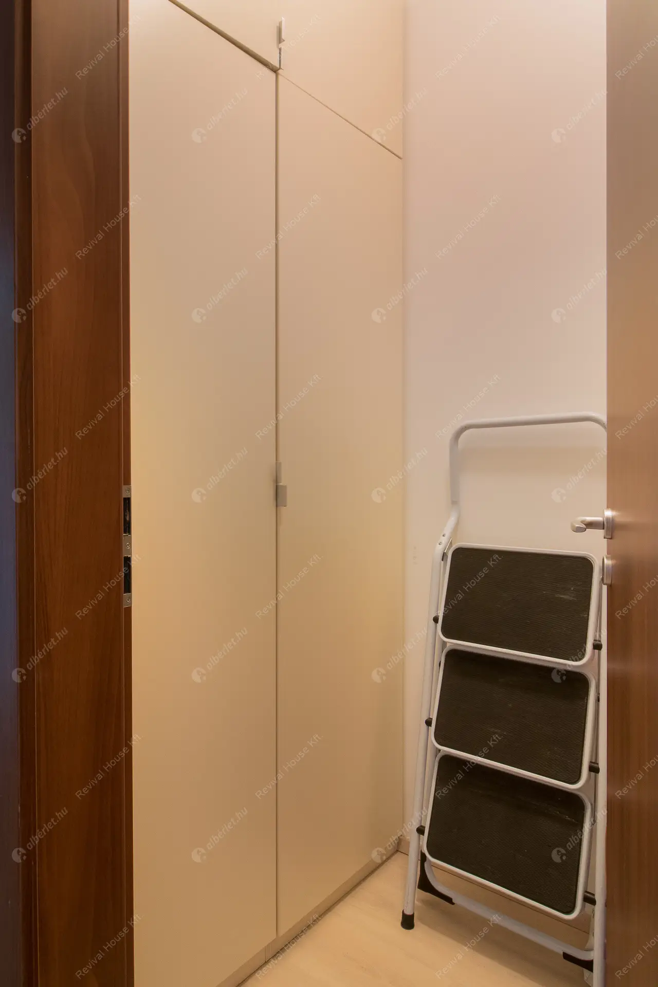 Kiadó albérlet 850000 Ft/hó áron: Budapest, XIII. kerület  Sólyatér utca. Mérete: 95 nm, 4 szobás | Alberlet.hu - 6315350