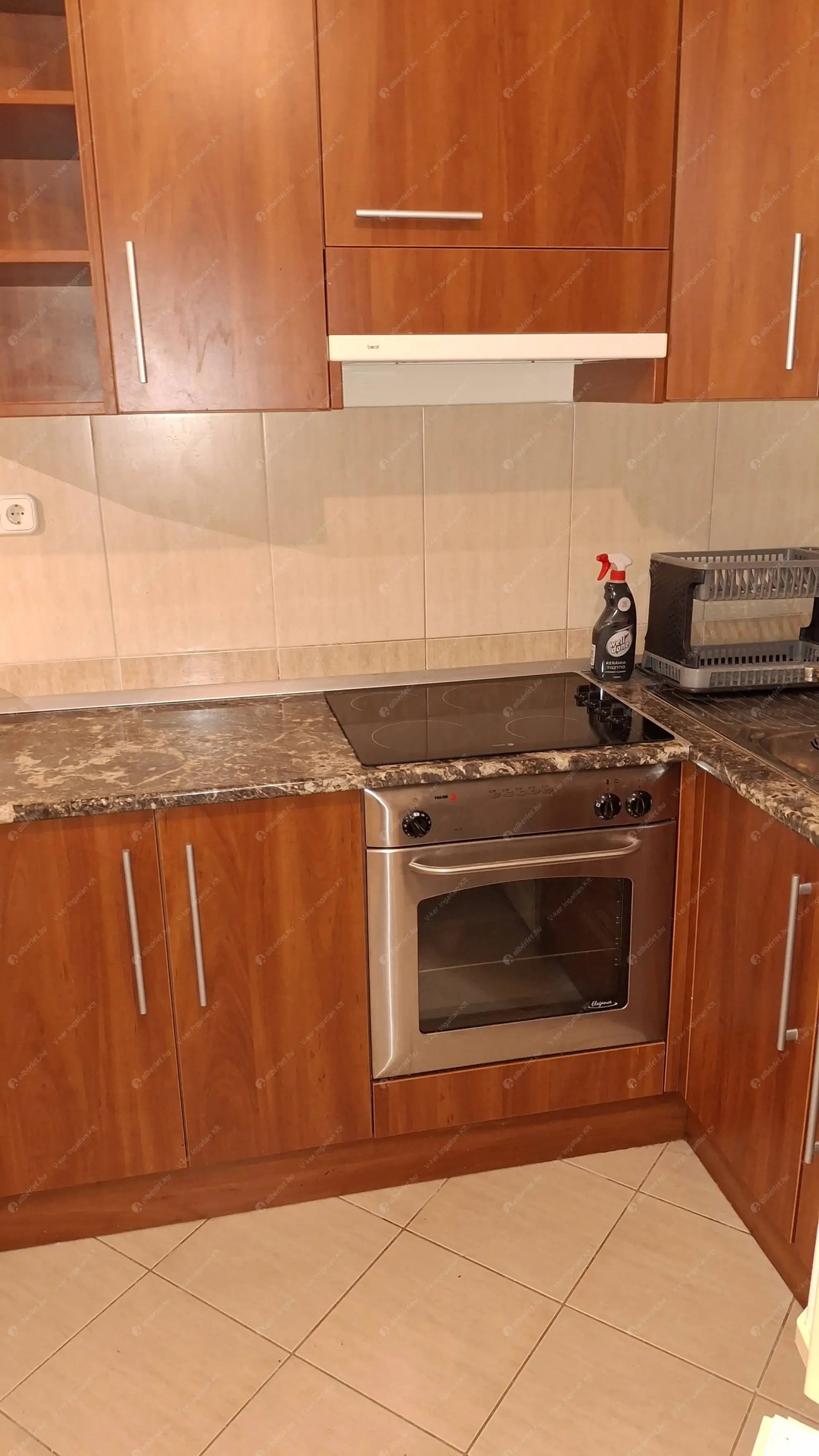 Kiadó albérlet 200000 Ft/hó áron: Budapest, XIII. kerület  Szabolcs utca. Mérete: 31 nm, 1 szobás | Alberlet.hu - 6583553