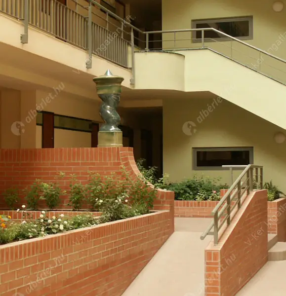 Kiadó albérlet 200000 Ft/hó áron: Budapest, XIII. kerület  Szabolcs utca. Mérete: 31 nm, 1 szobás | Alberlet.hu - 6583558