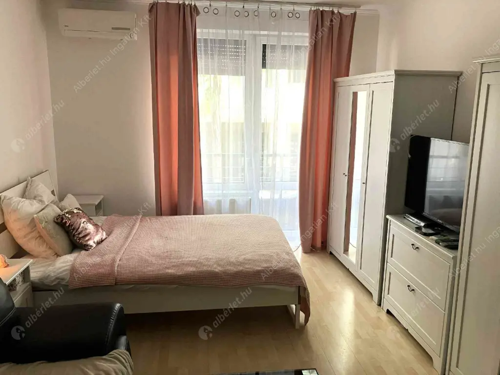 Kiadó albérlet 210000 Ft/hó áron: Budapest, XIII. kerület  Szabolcs utca. Mérete: 32 nm, 1 szobás | Alberlet.hu - 6572552