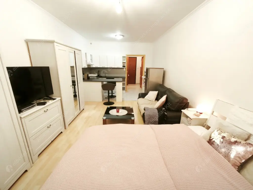 Kiadó albérlet 210000 Ft/hó áron: Budapest, XIII. kerület  Szabolcs utca. Mérete: 32 nm, 1 szobás | Alberlet.hu - 6572557