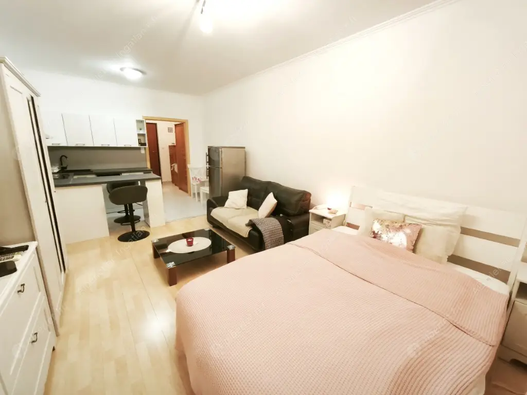 Kiadó albérlet 210000 Ft/hó áron: Budapest, XIII. kerület  Szabolcs utca. Mérete: 32 nm, 1 szobás | Alberlet.hu - 6572558