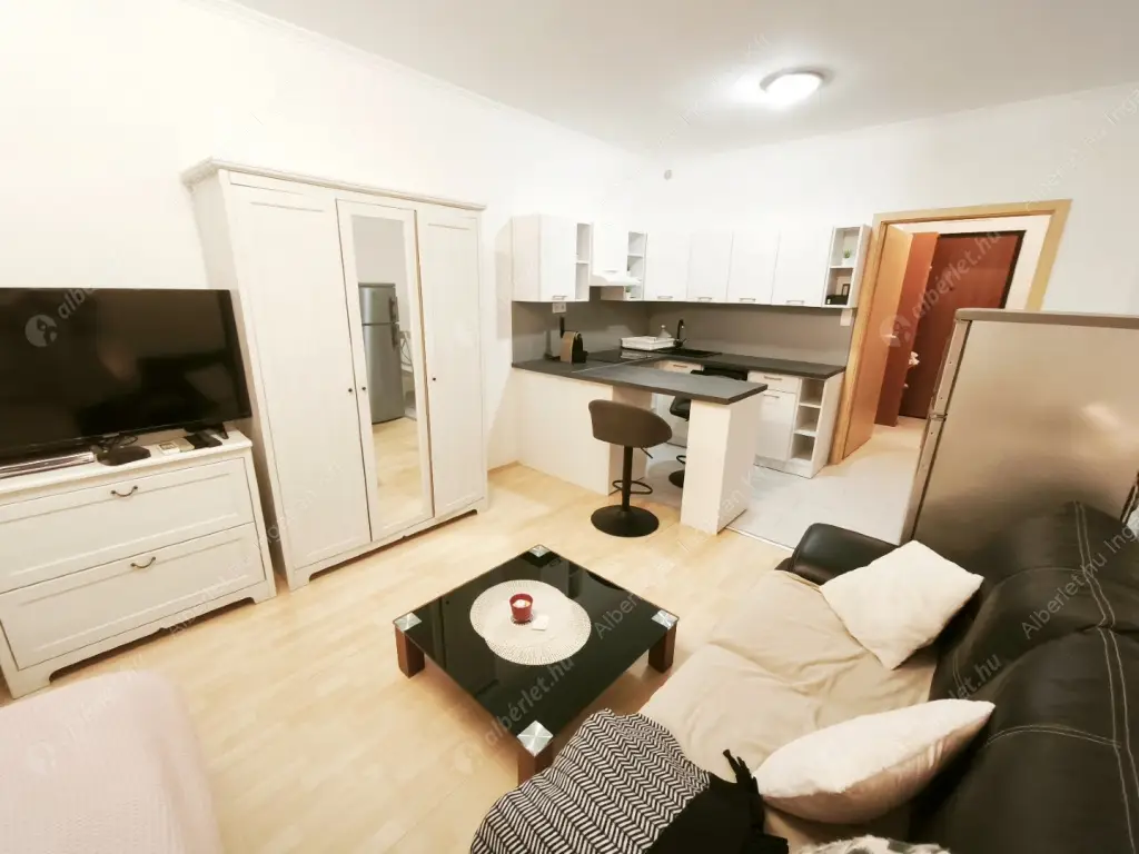 Kiadó albérlet 210000 Ft/hó áron: Budapest, XIII. kerület  Szabolcs utca. Mérete: 32 nm, 1 szobás | Alberlet.hu - 6572559