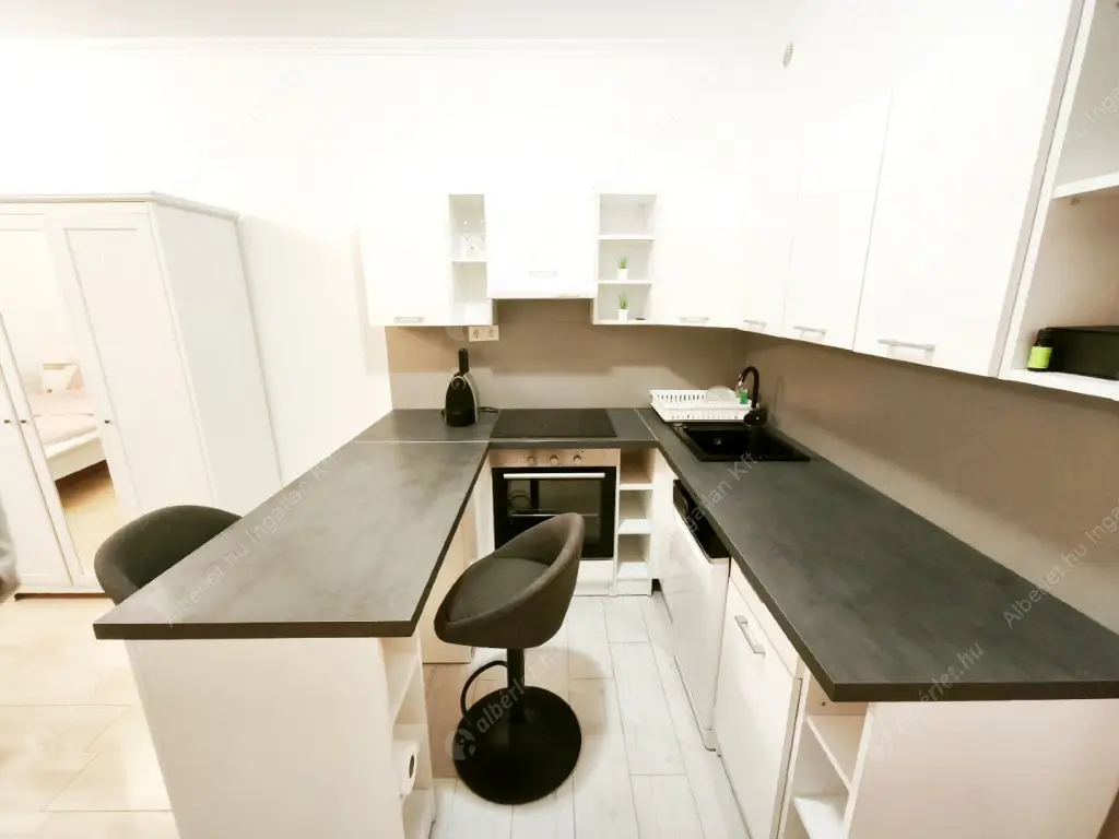 Kiadó albérlet 210000 Ft/hó áron: Budapest, XIII. kerület  Szabolcs utca. Mérete: 32 nm, 1 szobás | Alberlet.hu - 6572560