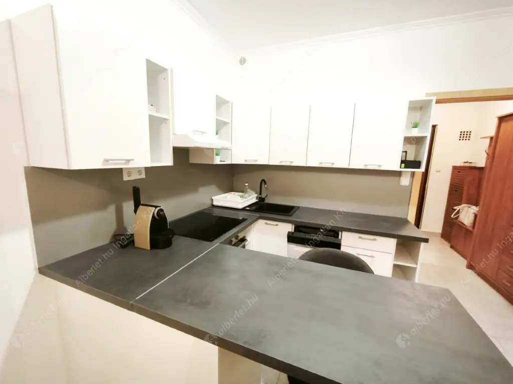 Kiadó albérlet 210000 Ft/hó áron: Budapest, XIII. kerület  Szabolcs utca. Mérete: 32 nm, 1 szobás | Alberlet.hu - 6572561