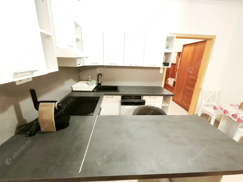 Kiadó albérlet 210000 Ft/hó áron: Budapest, XIII. kerület  Szabolcs utca. Mérete: 32 nm, 1 szobás | Alberlet.hu - 6572562