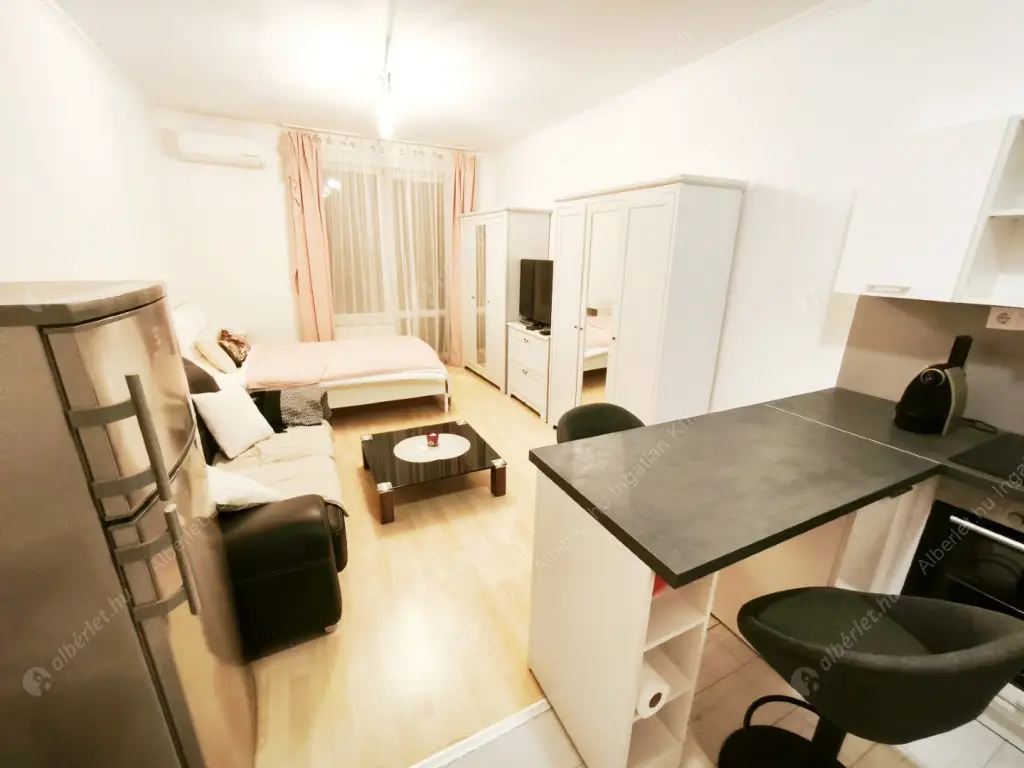 Kiadó albérlet 210000 Ft/hó áron: Budapest, XIII. kerület  Szabolcs utca. Mérete: 32 nm, 1 szobás | Alberlet.hu - 6572565