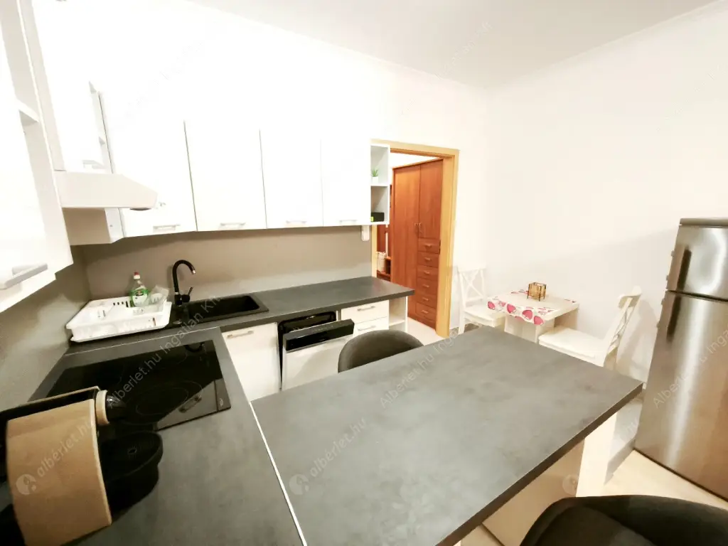 Kiadó albérlet 210000 Ft/hó áron: Budapest, XIII. kerület  Szabolcs utca. Mérete: 32 nm, 1 szobás | Alberlet.hu - 6572566