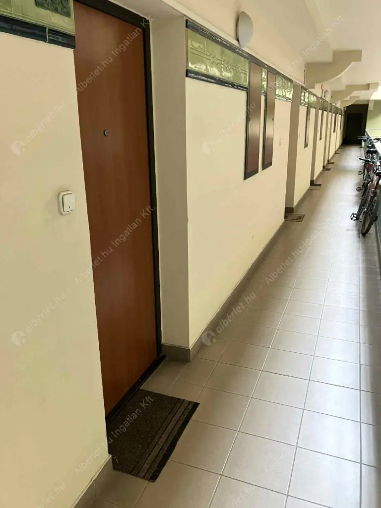 Kiadó albérlet 210000 Ft/hó áron: Budapest, XIII. kerület  Szabolcs utca. Mérete: 32 nm, 1 szobás | Alberlet.hu - 6572572