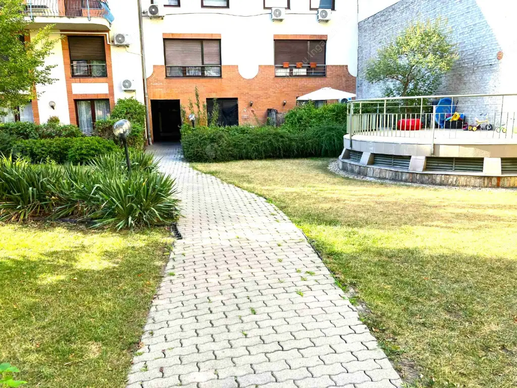 Kiadó albérlet 210000 Ft/hó áron: Budapest, XIII. kerület  Szabolcs utca. Mérete: 32 nm, 1 szobás | Alberlet.hu - 6572574