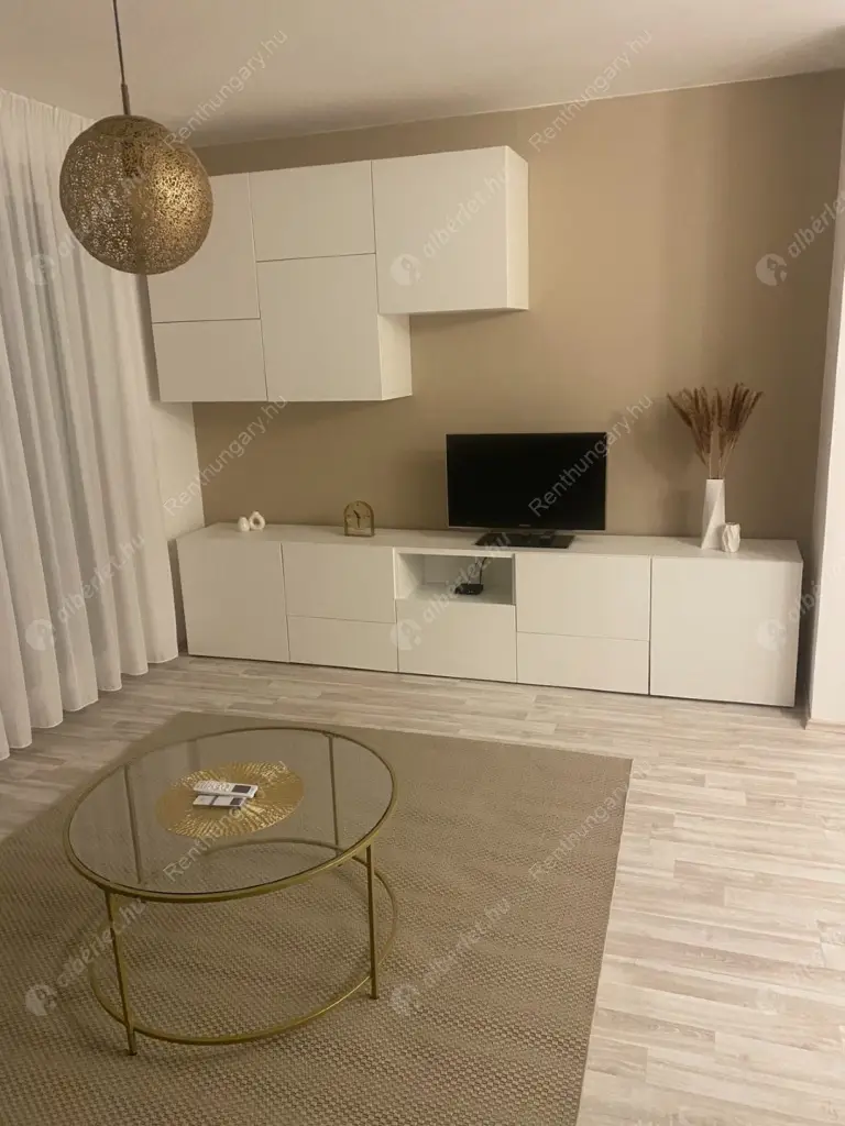 Kiadó albérlet 280000 Ft/hó áron: Budapest, XIII. kerület  Szabolcs utca. Mérete: 35 nm, 1 szobás | Alberlet.hu - 6569228